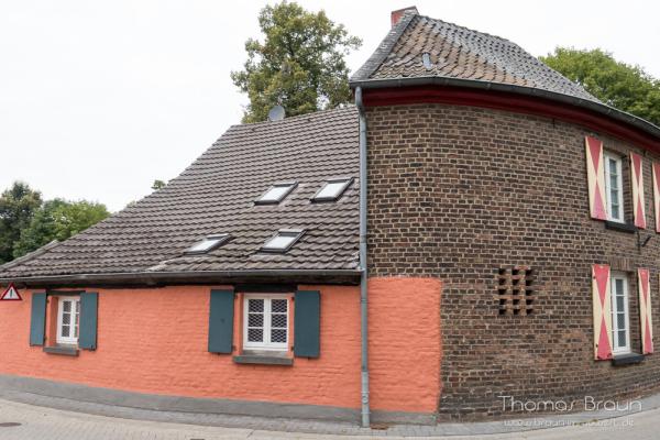 Ein historisches Gebäude an der Nordsee.